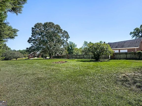5th image of 7955 High Point Dr