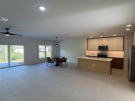 4th image of 5813 Regent Rd
