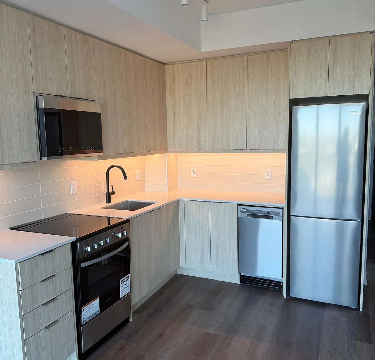 2 bed, $2,500 — Photo 4