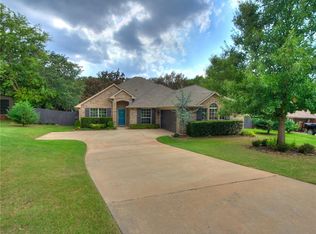 8607 Long Spur Trl, Edmond, OK 73034