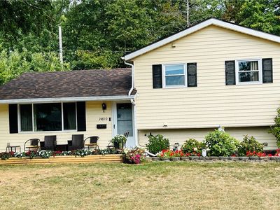 24850 Fawn Dr, North Olmsted, OH, 44070