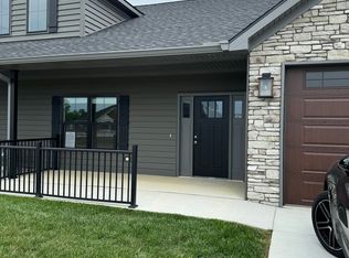 3866 High Pointe Ln, Newburgh, IN 47630