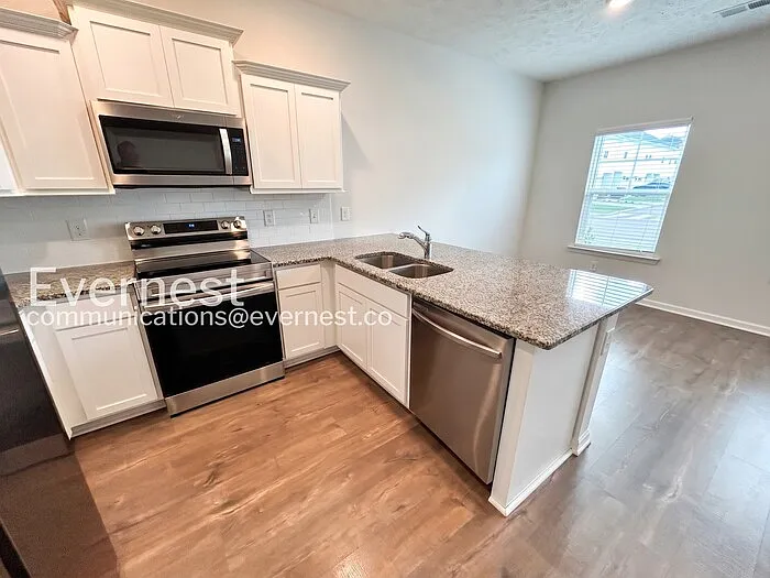 305 Raines Ct — Photo 5