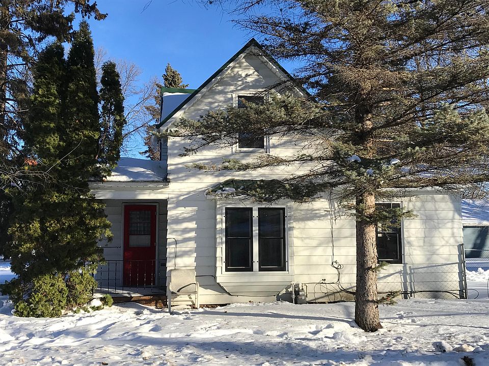 1st image of 516 10th Ave E