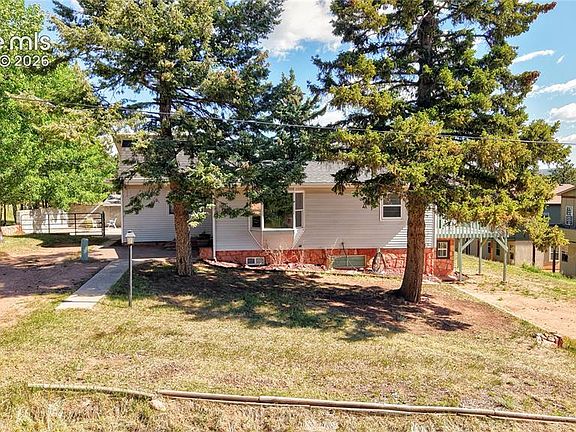 3rd image of 924 Spruce Haven Dr