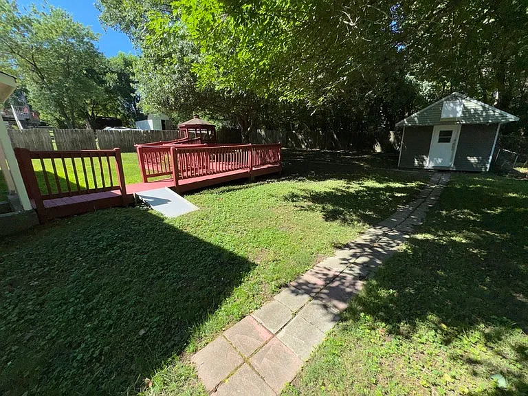 4020 Laurelwood Rd — Photo 18