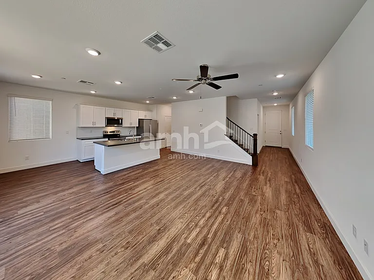 10081 Roseum Ct — Photo 6