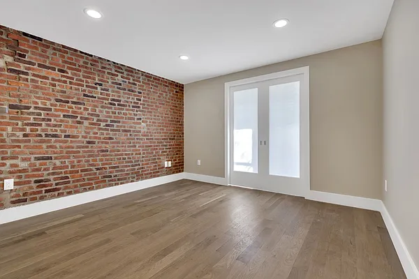 Rented by Cooper & Cooper Real Estate | media 10