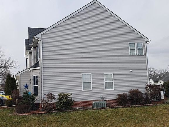 3rd image of 18130 Samuel Cir