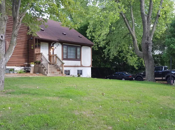 3821 Foss Rd, Saint Anthony, MN 55421