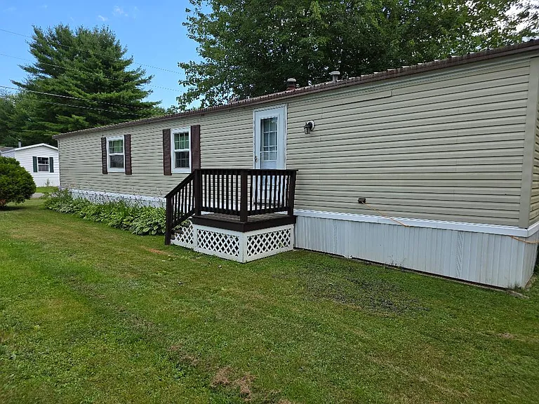 21 Karen St #1 — Photo 3
