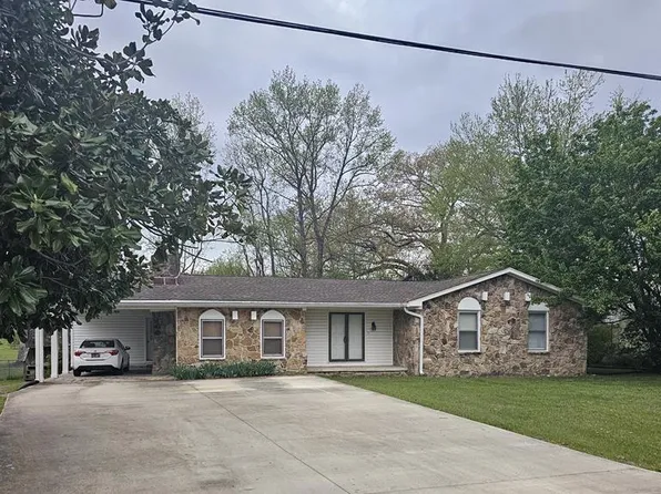 221 7th St, Baxter, TN 38544