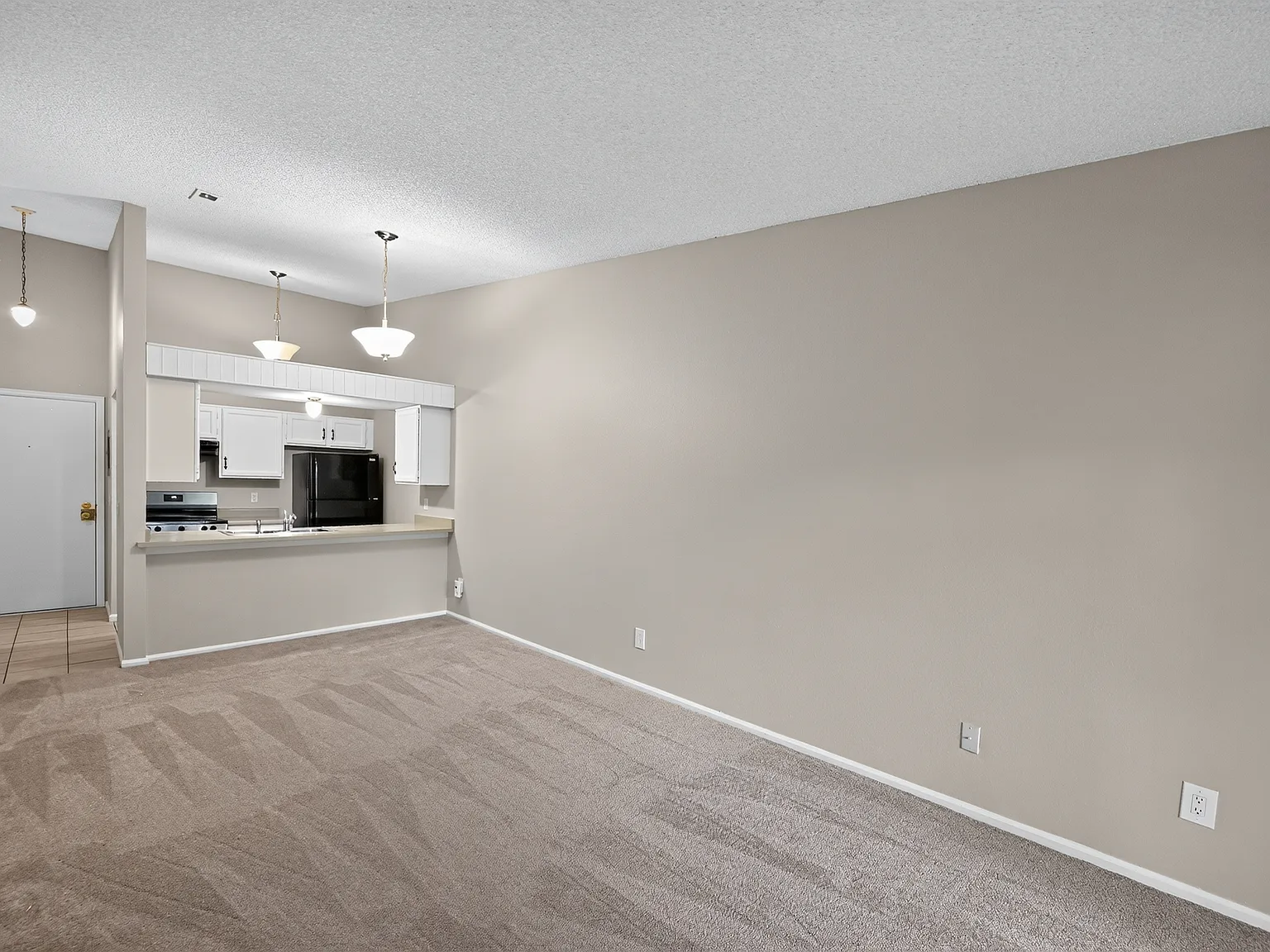 16153 E Alaska Pl — Photo 3
