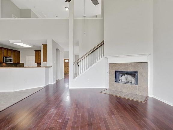 3rd image of 10045 Voss Ave