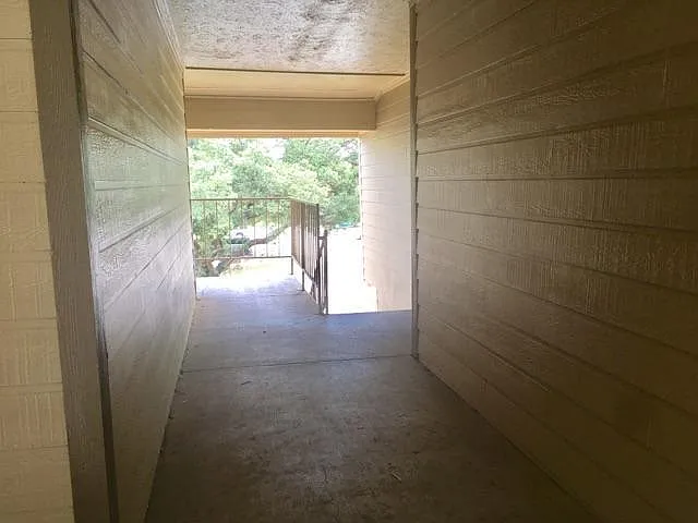 Bel Air on 16th — Photo 16
