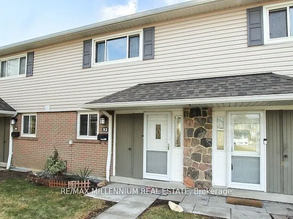52 Village Ct, Brampton, ON L6W 1A6