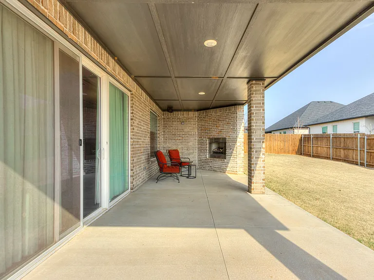 7404 NW 159th Ter — Photo 34