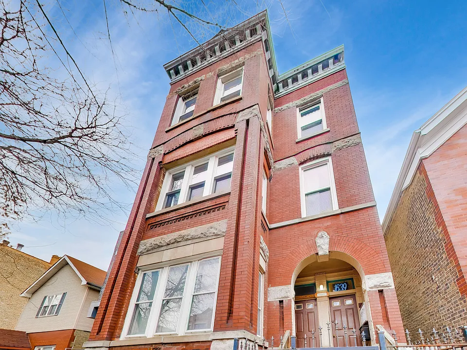 1639 N Claremont Ave #2