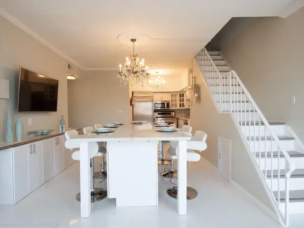 261 Park Avenue image 12 of 26