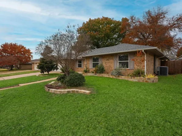1205 Clover Hill Rd, Mansfield, TX 76063