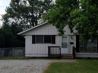 1610 10th St, Charleston, IL 61920