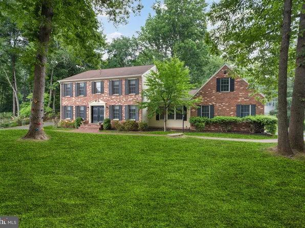 2207 Wakerobin Ln, Reston, VA 20191