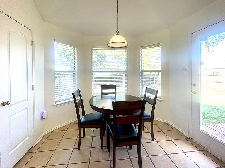 8416 Sonnet Dr — Photo 8