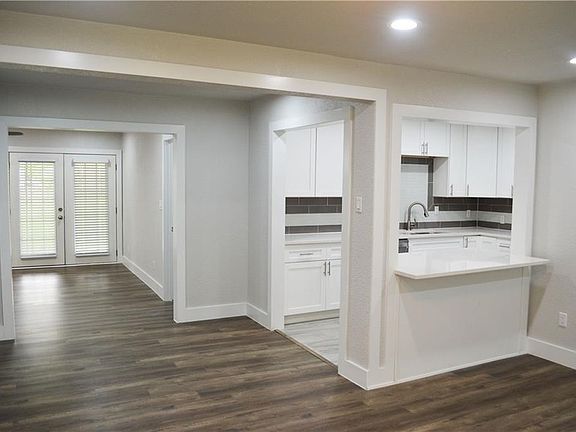 3rd image of 313 Joyce Dr
