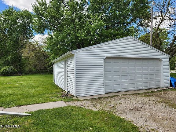 4th image of 2048 S Berkey Southern Rd
