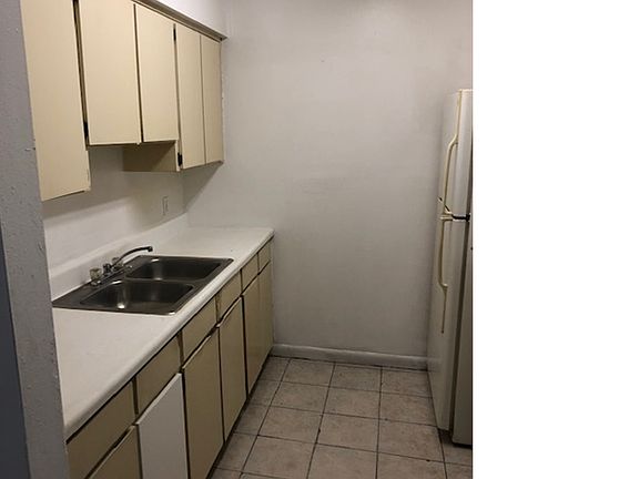4th image of 3402 Phillips St APT B