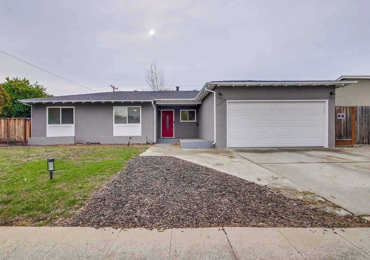 Excellent 4 bed 2 Bath Home! — Photo 1