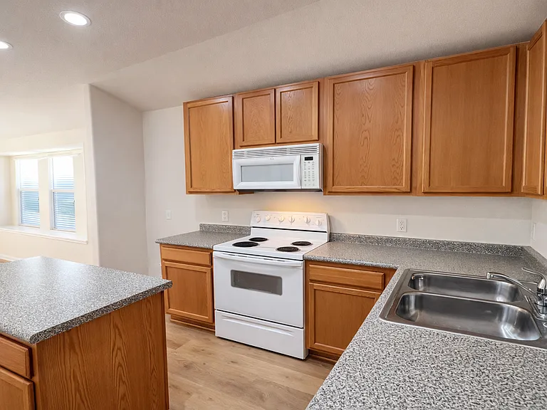 10354 Oakwood Crst — Photo 3