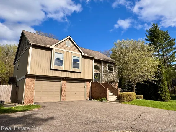 1345 S Milford Rd, Milford, MI 48381