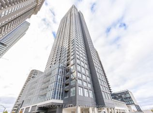 395 Square One Dr E #3909, Mississauga, ON L5B 0E2