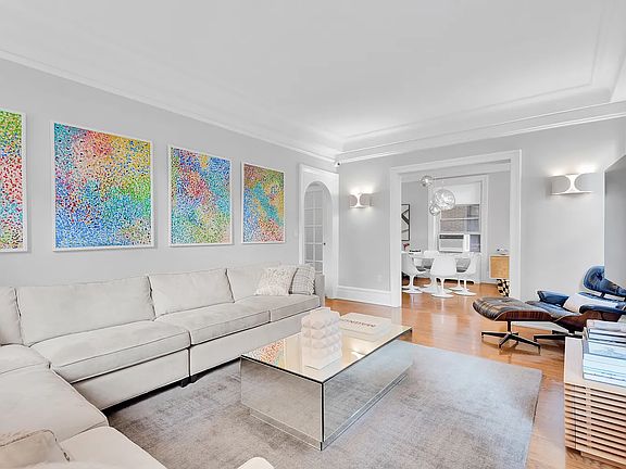 2nd image of 215 W 91st St APT 33