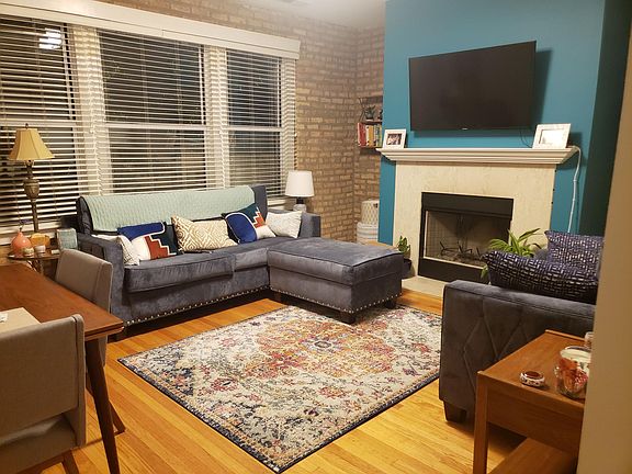 3rd image of 4611 N Rockwell St APT 1