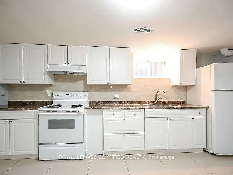 40 Honeywell Dr #BASEMENT — Photo 1