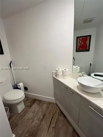 650 NE 32nd St #608 — Photo 17