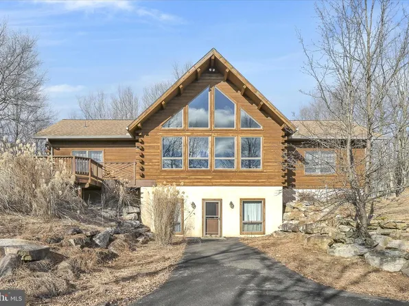 14 E Point Rd, Albrightsville, PA 18210