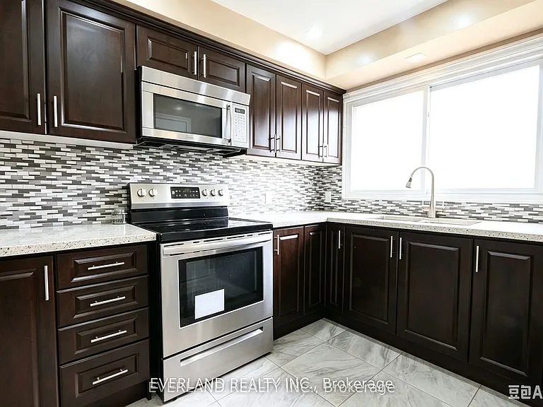 59 Brimorton Dr — Photo 6