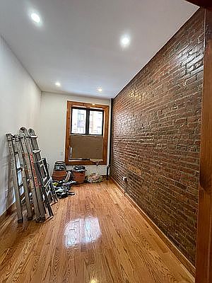 4th image of 189 E 3rd St #1
