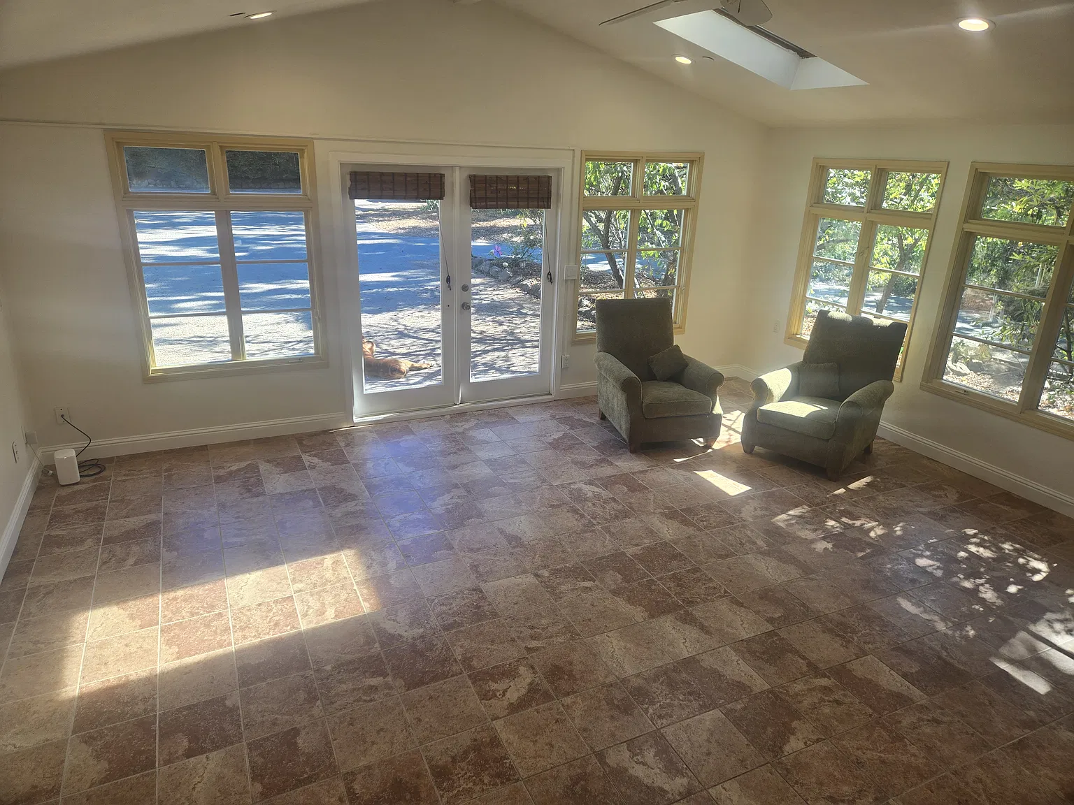 2 bed, 900 sqft, $3,500 — Photo 3