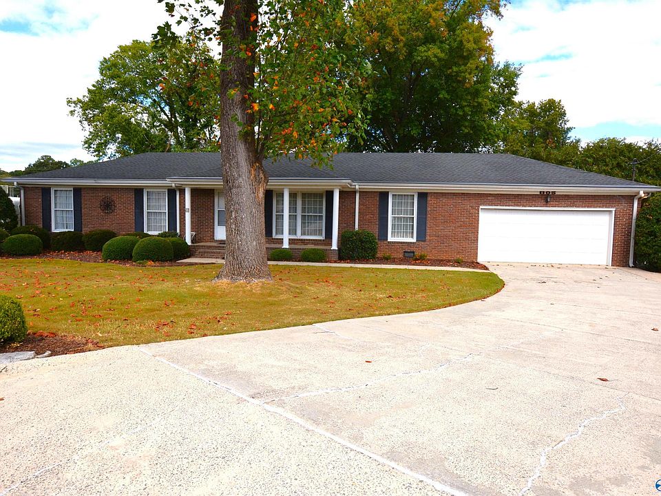 1st image of 805 Suhill Cir SE