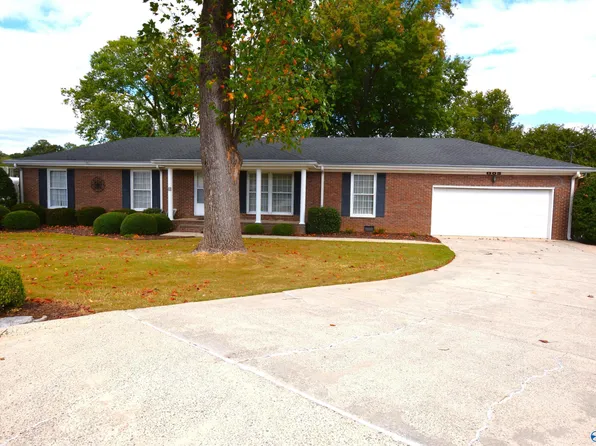 805 Suhill Cir SE, Huntsville, AL 35802