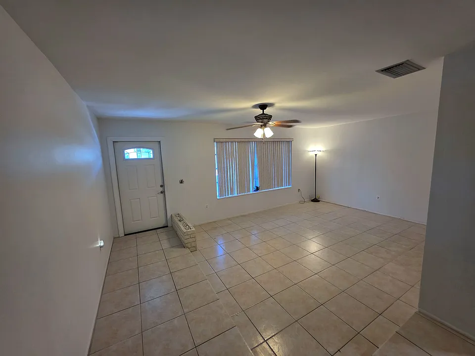 9175 NW 25th St