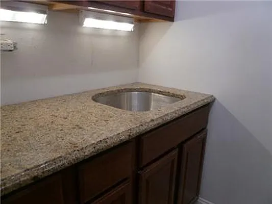 Rented by Akam Sales and Brokerage | media 25