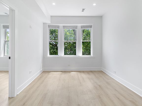 4th image of 1916 W Wabansia Ave Unit 2
