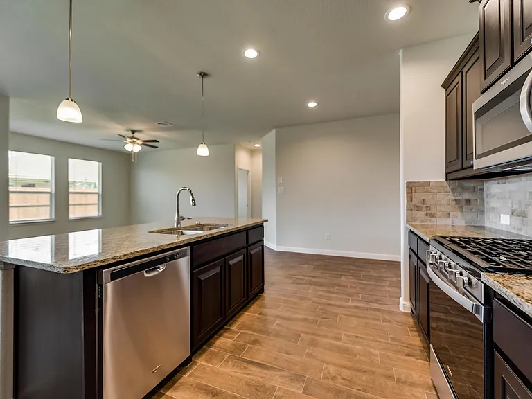 9113 Sycamore Leaf Dr — Photo 3