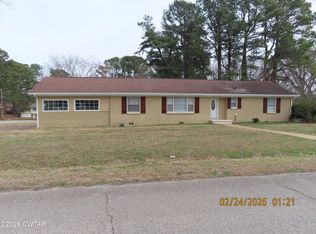 200 Rockwell Rd, Jackson, TN 38305