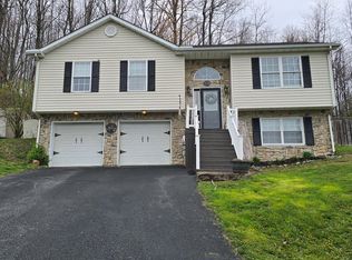 210 Skyview Dr, Beckley, WV 25801
